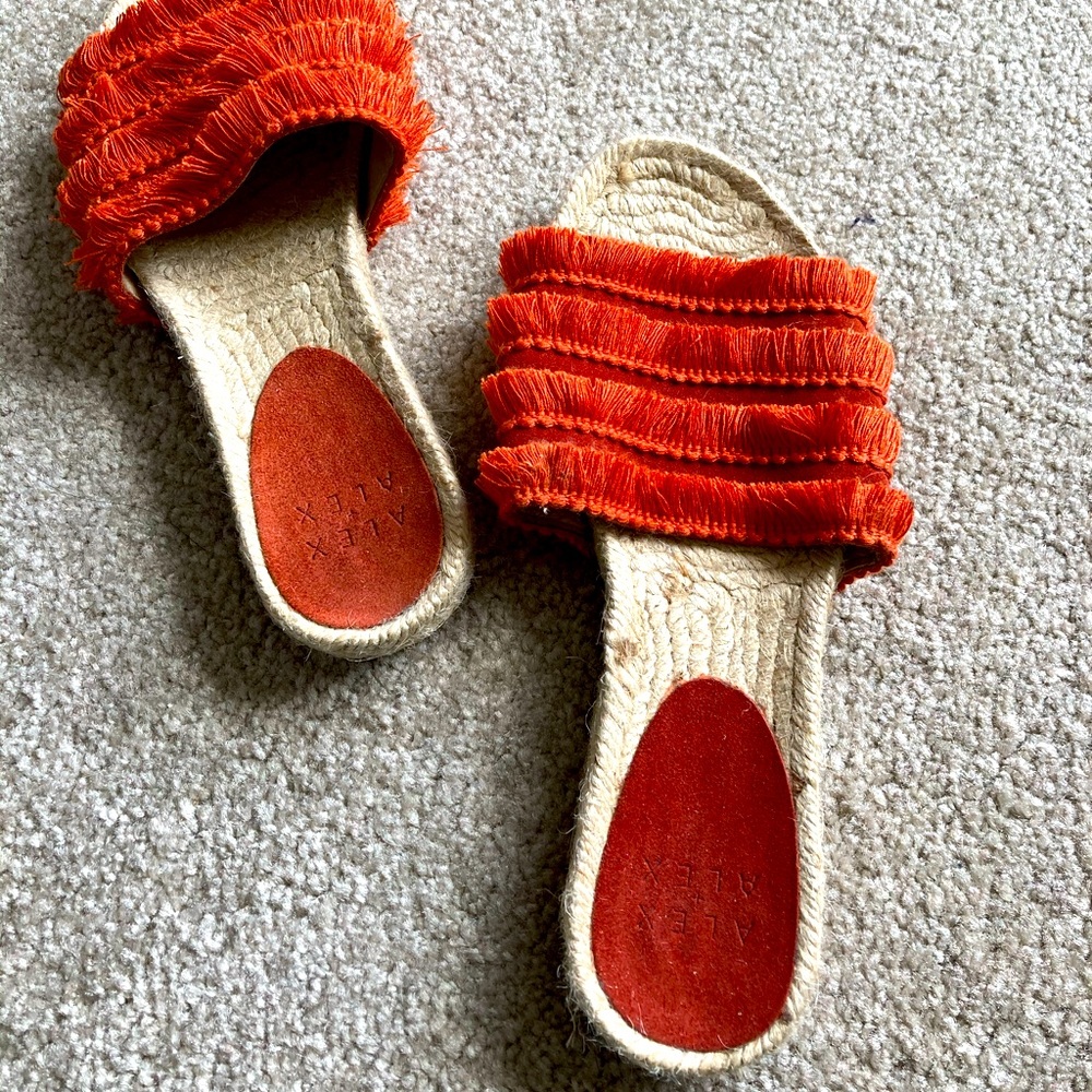 Brand new Alex Alex slip on. Size 5. Made in Spain.